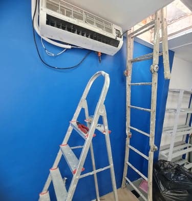 Acabamento premium em instalação de ar condicionado